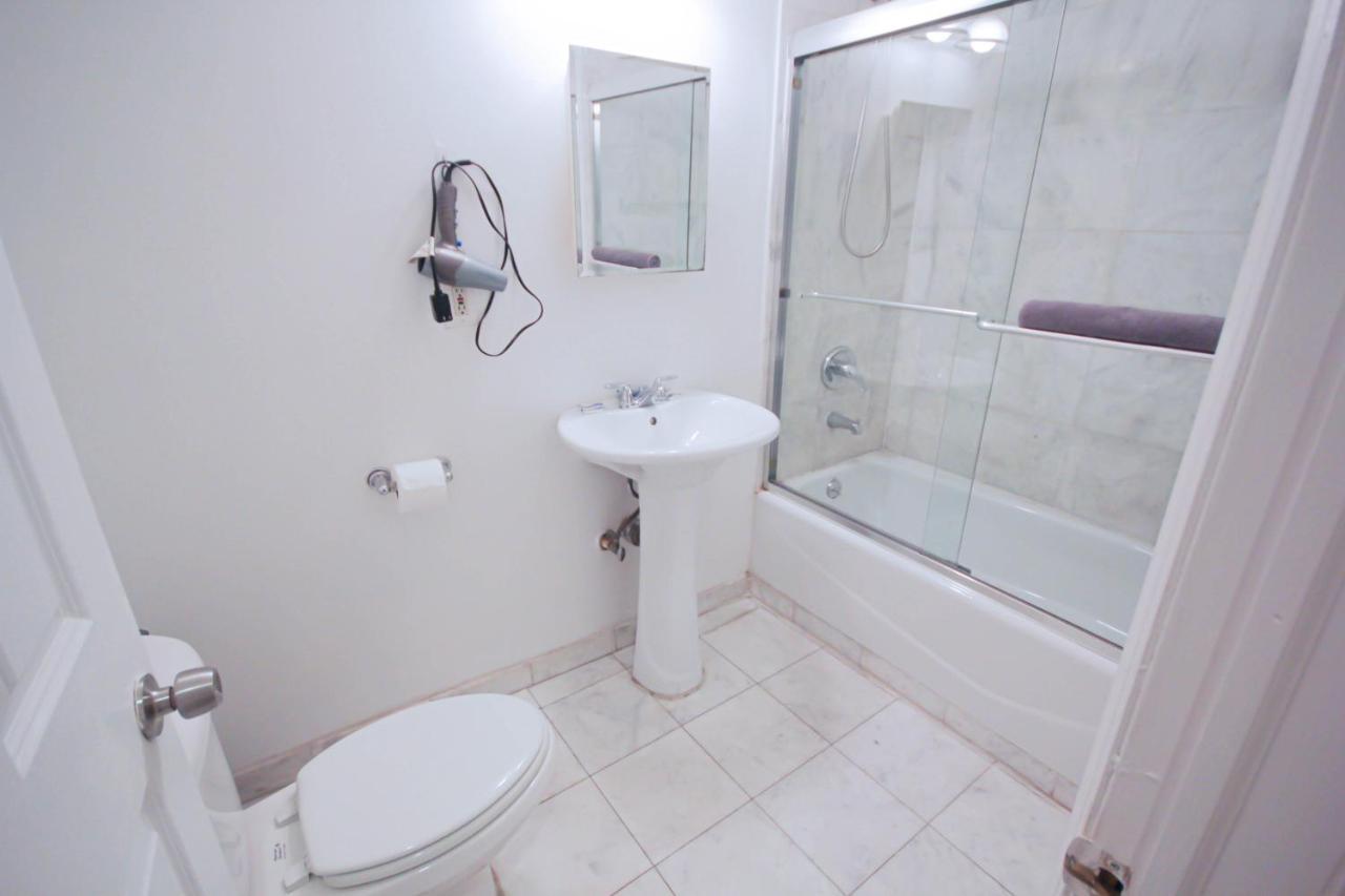 Studio Plus - One-Bedroom Apt New York Esterno foto